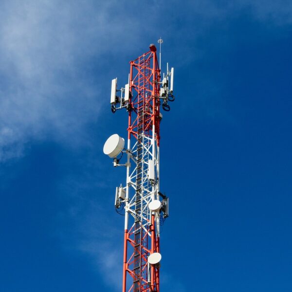 aerial, communication, 5g tower vs 4g tower